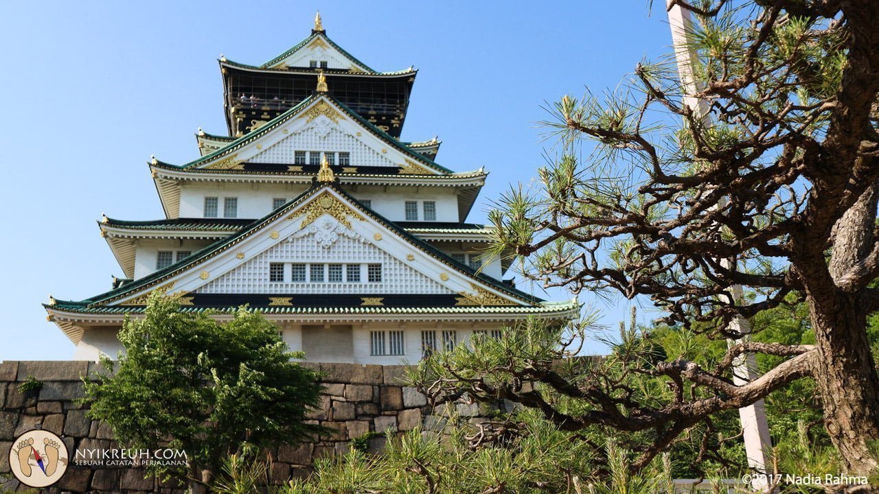 Osaka castle, inituh bangunan peninggalan budaya yang dilindungi oleh pemerintah Jepang
